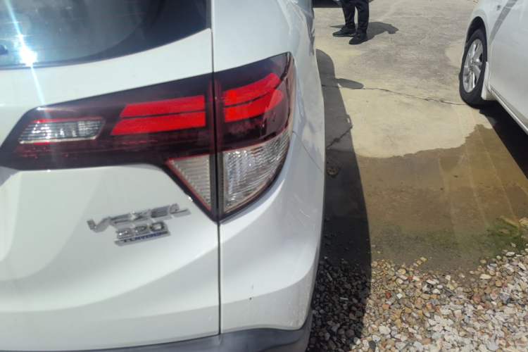 Used Honda Vezel 2020 220 TURBO CVT Luxury Edition Right Rear Taillight