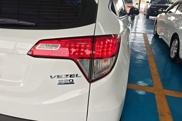 Used Honda Vezel 2020 220 TURBO CVT Elite Edition Right Rear Taillight