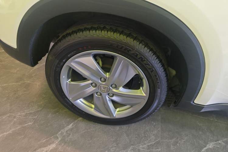 Used Honda Vezel 2020 220 TURBO CVT Elite Edition Right Rear Wheel Hub