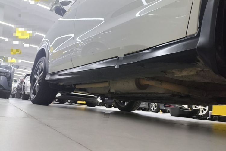 Used Honda Vezel 2020 1.5L CVT Pioneer Edition Right Side Sill