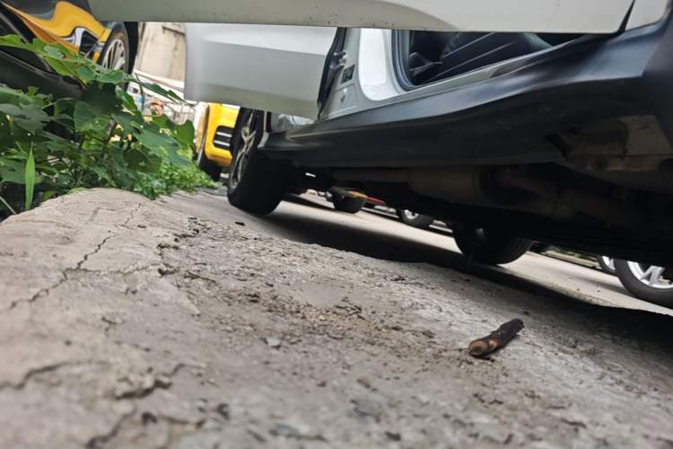 Used Honda Vezel 2020 1.5L CVT Luxury Edition Right Side Sill
