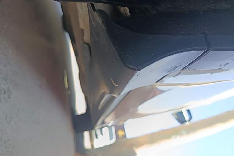 Used Honda Vezel 2020 1.5L CVT Pioneer Edition Right Side Sill