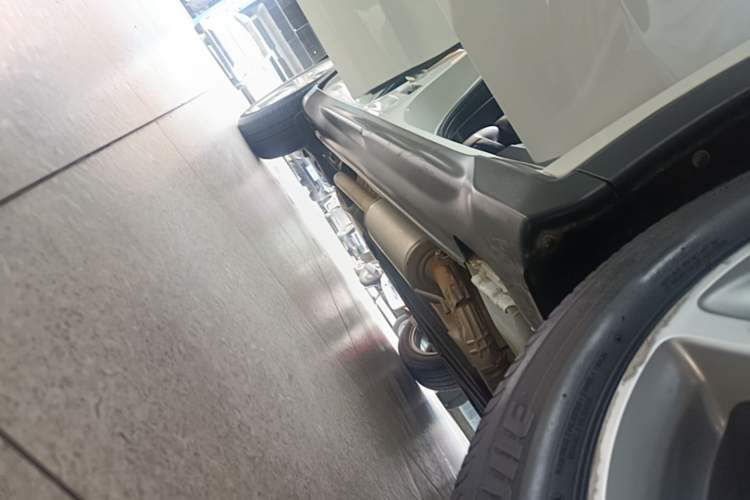 Used Honda Vezel 2020 220 TURBO CVT Elite Edition Right Side Sill