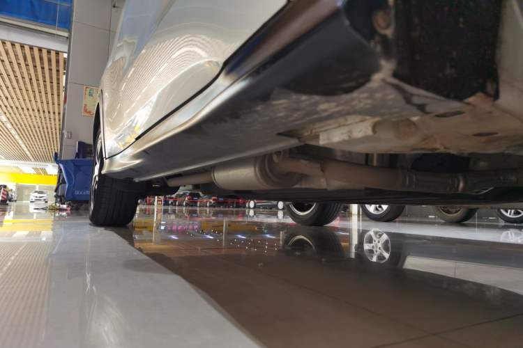 Used Honda Vezel 2020 1.5L CVT Pioneer Edition Right Side Sill