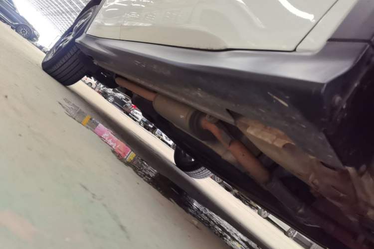 Used Honda Vezel 2020 1.5L CVT Pioneer Edition Right Side Sill