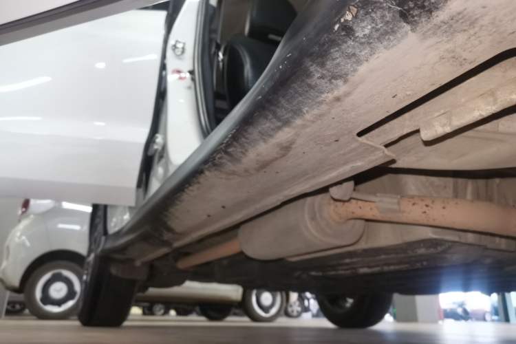 Used Honda Vezel 2020 1.5L CVT Luxury Edition Right Side Sill
