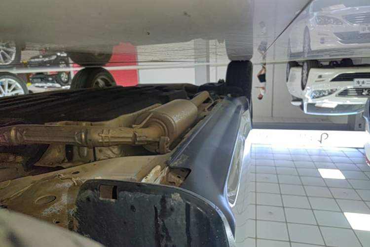 Used Honda Vezel 2020 220 TURBO CVT Elite Edition Right Side Sill