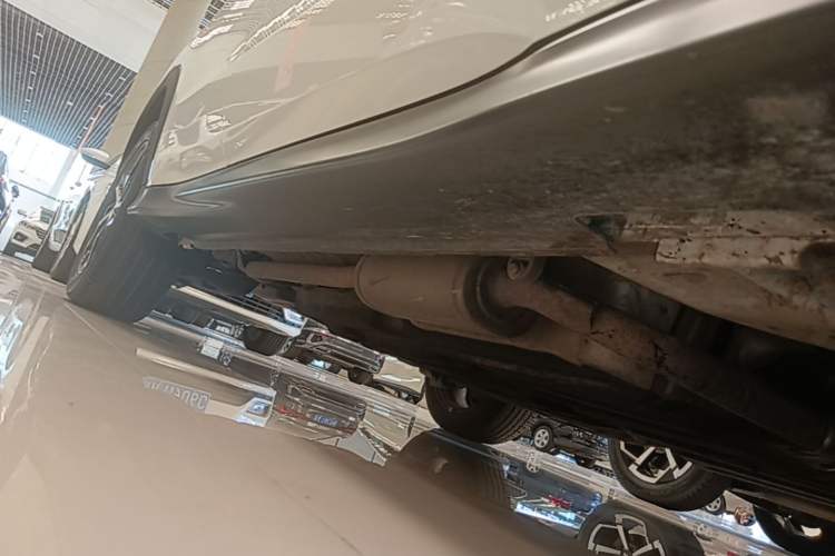 Used Honda Vezel 2020 1.5L CVT Pioneer Edition Right Side Sill
