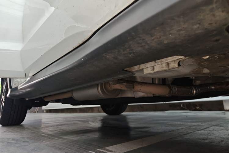 Used Honda Vezel 2020 1.5L CVT Pioneer Edition Right Side Sill