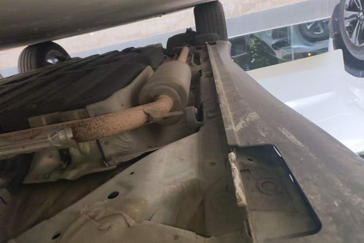 Used Honda Vezel 2020 1.5L CVT Pioneer Edition Right Side Sill