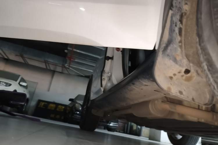 Used Honda Vezel 2020 1.5L CVT Pioneer Edition Right Side Sill