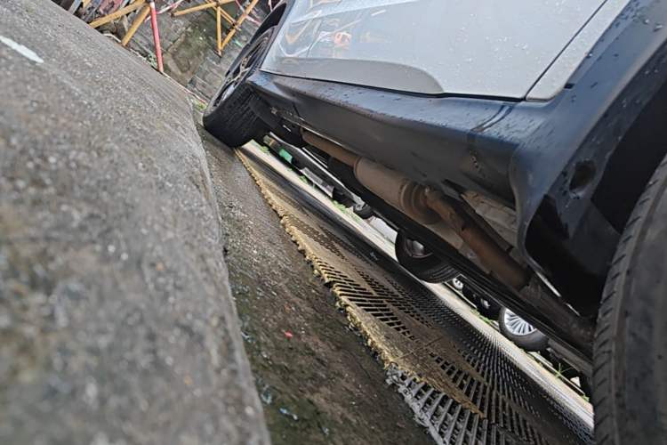 Used Honda Vezel 2020 1.5L CVT Pioneer Edition Right Side Sill