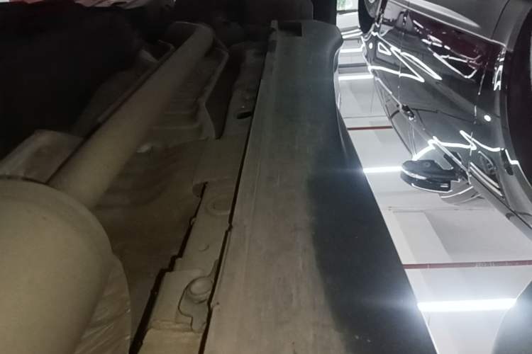 Used Honda Vezel 2020 1.5L CVT Pioneer Edition Right Side Sill