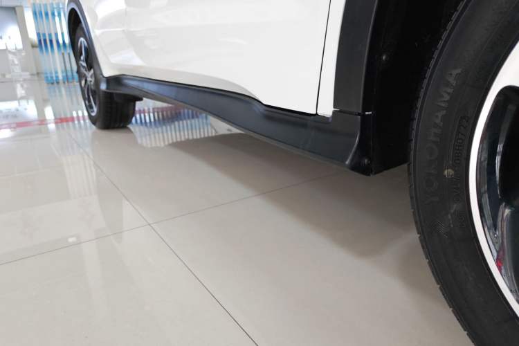 Used Honda Vezel 2020 1.5L CVT Pioneer Edition Right Side Sill