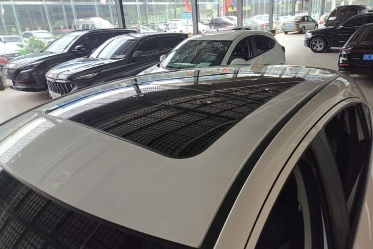 Used Honda Vezel 2020 1.5L CVT Elite Edition Roof