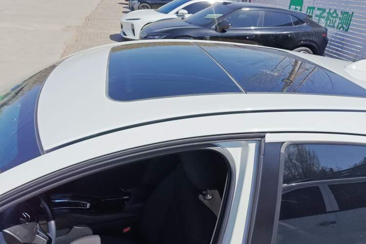 Used Honda Vezel 2020 1.5L CVT Elite Edition Roof