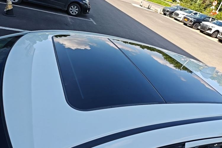 Used Honda Vezel 2020 1.5L CVT Elite Edition Roof