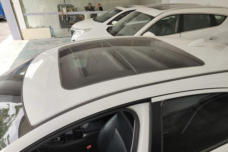 Used Honda Vezel 2020 1.5L CVT Elite Edition Roof