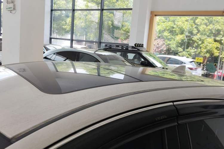 Used Honda Vezel 2020 1.5L CVT Pioneer Edition Roof