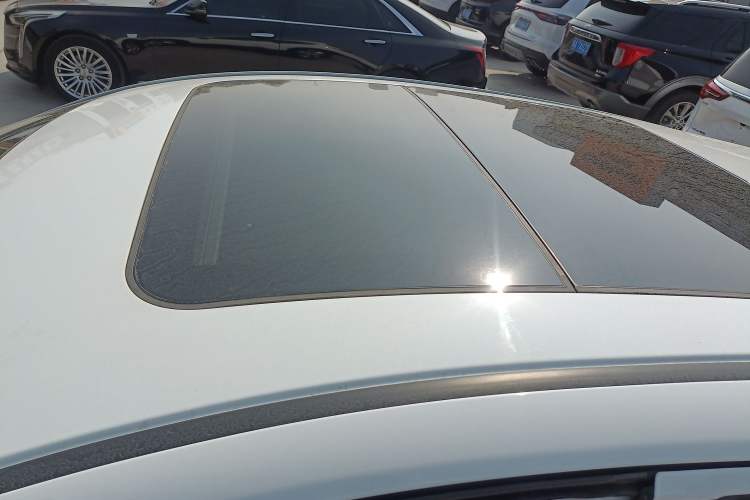 Used Honda Vezel 2020 1.5L CVT Elite Edition Roof