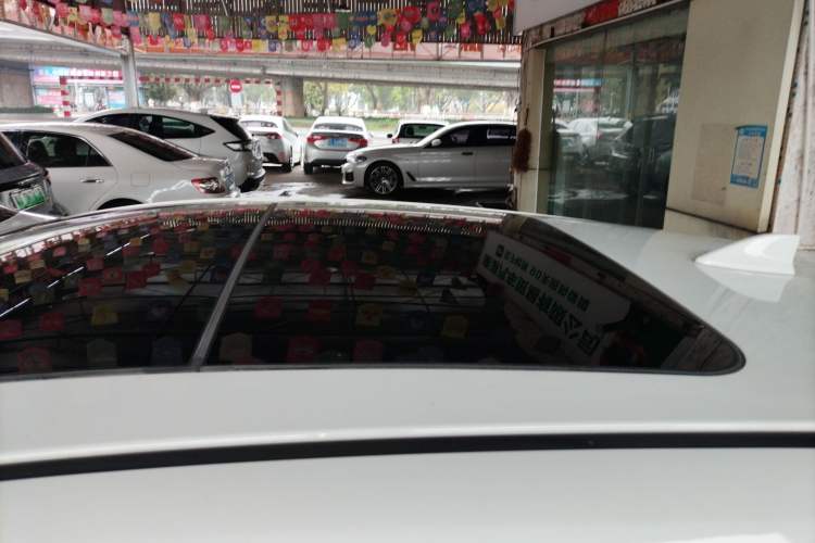 Used Honda Vezel 2020 1.5L CVT Elite Edition Roof