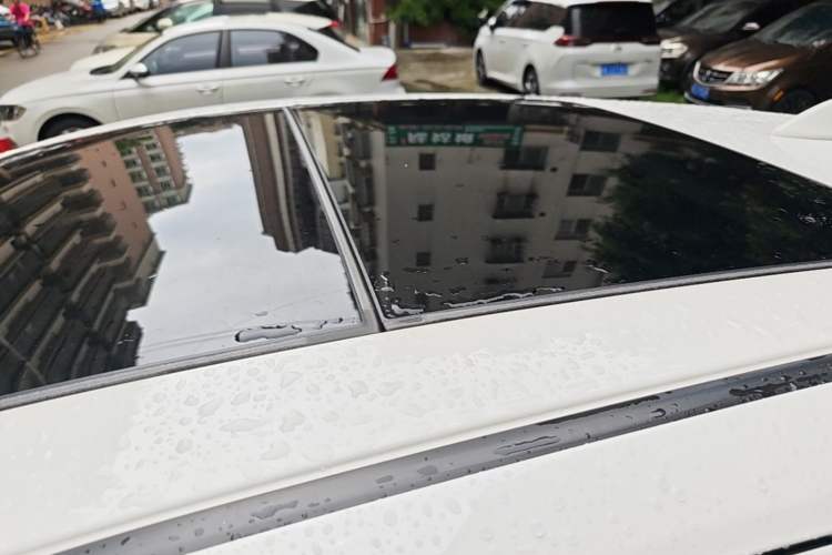 Used Honda Vezel 2020 1.5L CVT Elite Edition Roof