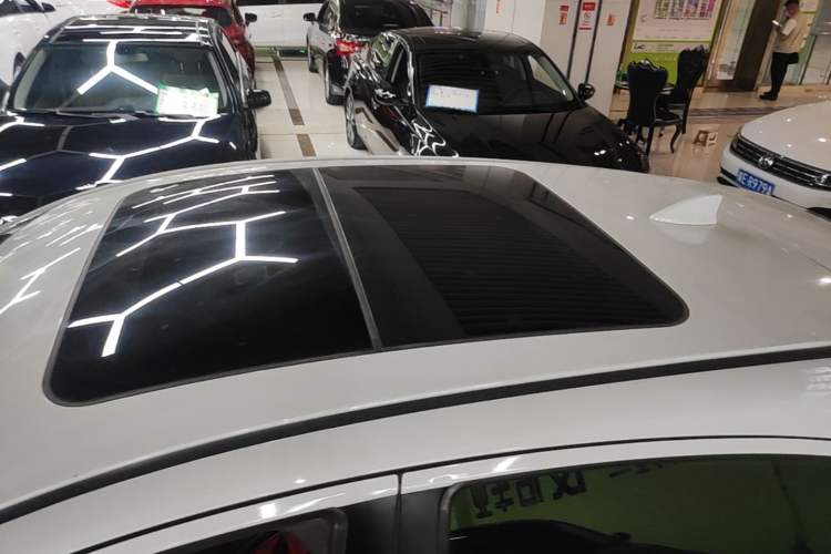 Used Honda Vezel 2020 1.5L CVT Pioneer Edition Roof