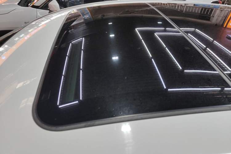 Used Honda Vezel 2020 1.5L CVT Elite Edition Roof