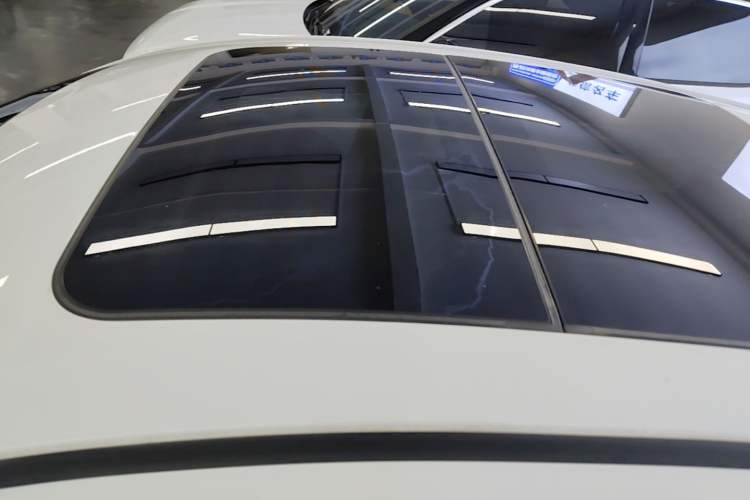 Used Honda Vezel 2020 1.5L CVT Pioneer Edition Roof
