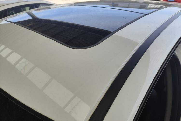 Used Honda Vezel 2020 1.5L CVT Elite Edition Roof