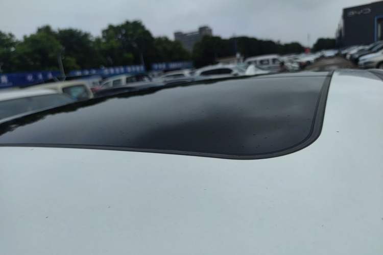 Used Honda Vezel 2020 1.5L CVT Pioneer Edition Roof