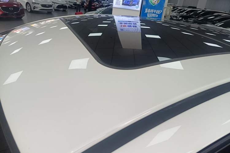 Used Honda Vezel 2020 1.5L CVT Elite Edition Roof
