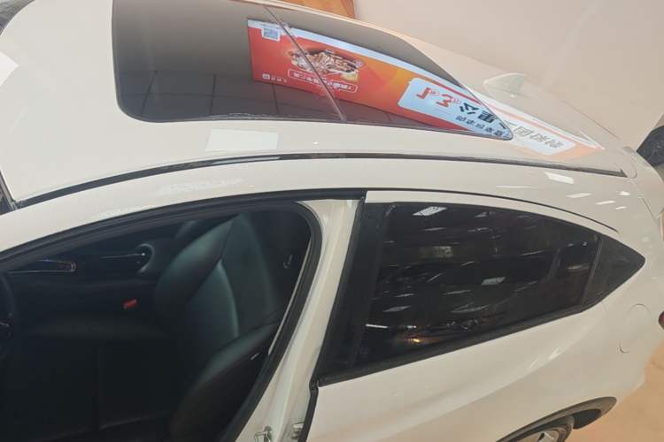 Used Honda Vezel 2020 1.5L CVT Elite Edition Roof