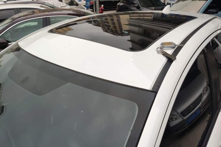 Used Honda Vezel 2020 1.5L CVT Elite Edition Roof
