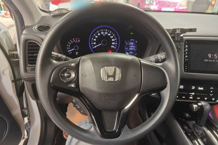 Used Honda Vezel 2020 220 TURBO CVT Luxury Edition Steering Wheel