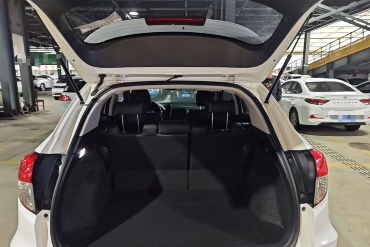 Used Honda Vezel 2020 220 TURBO CVT Elite Edition Trunk