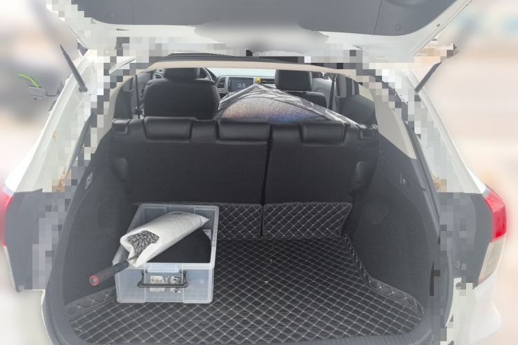Used Honda Vezel 2020 1.5L CVT Pioneer Edition Trunk