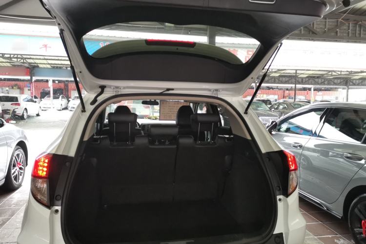 Used Honda Vezel 2020 1.5L CVT Pioneer Edition Trunk
