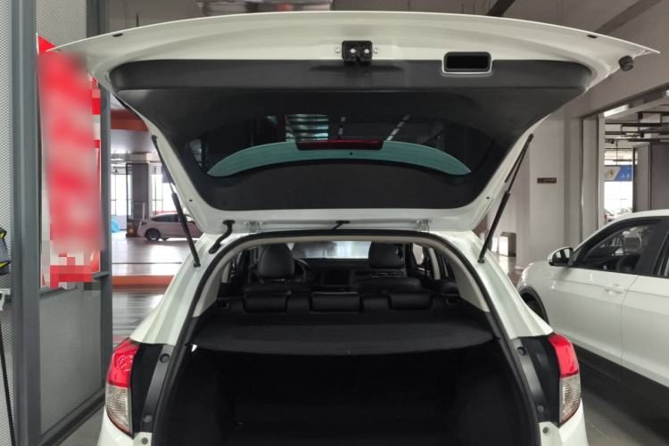 Used Honda Vezel 2020 1.5L CVT Pioneer Edition Trunk