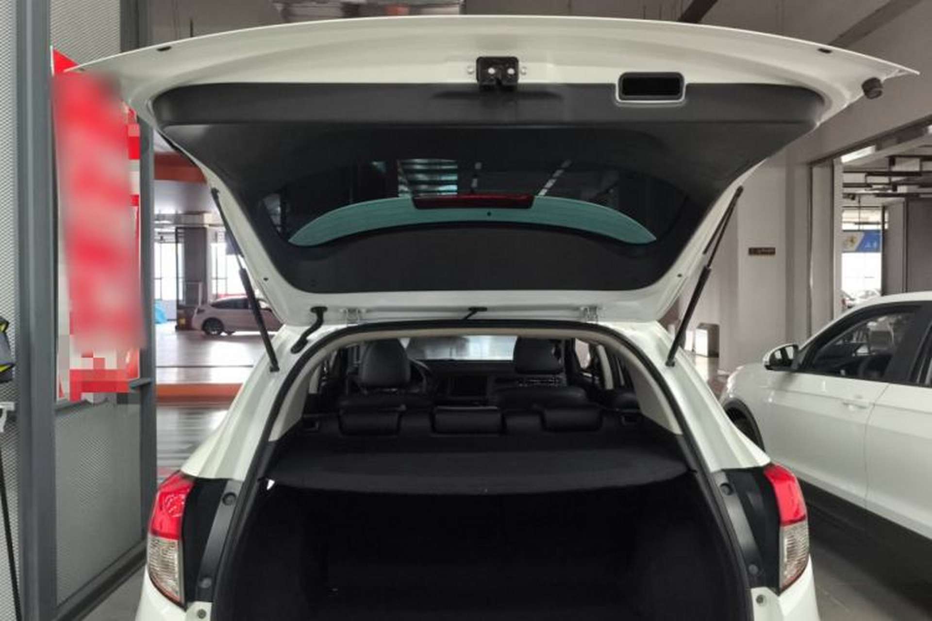 Used Honda Vezel 2020 1.5L CVT Pioneer Edition Trunk