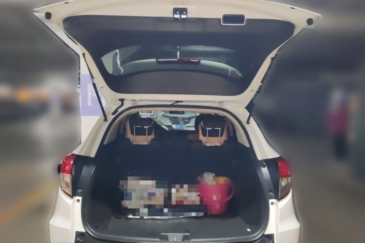 Used Honda Vezel 2020 1.5L CVT Pioneer Edition Trunk