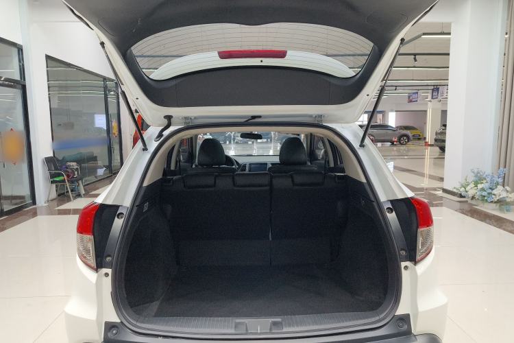 Used Honda Vezel 2020 1.5L CVT Pioneer Edition Trunk