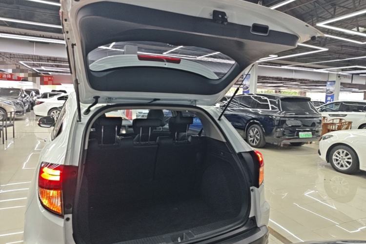 Used Honda Vezel 2020 1.5L CVT Luxury Edition Trunk