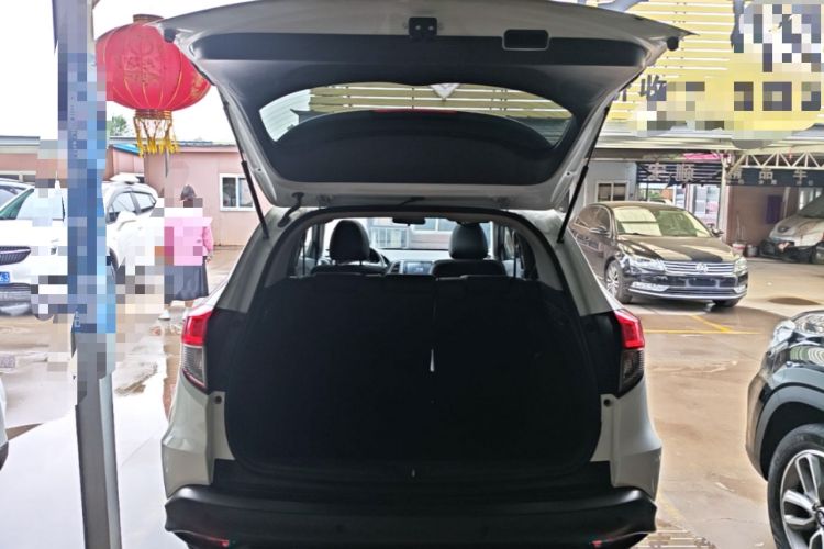 Used Honda Vezel 2020 1.5L CVT Pioneer Edition Trunk
