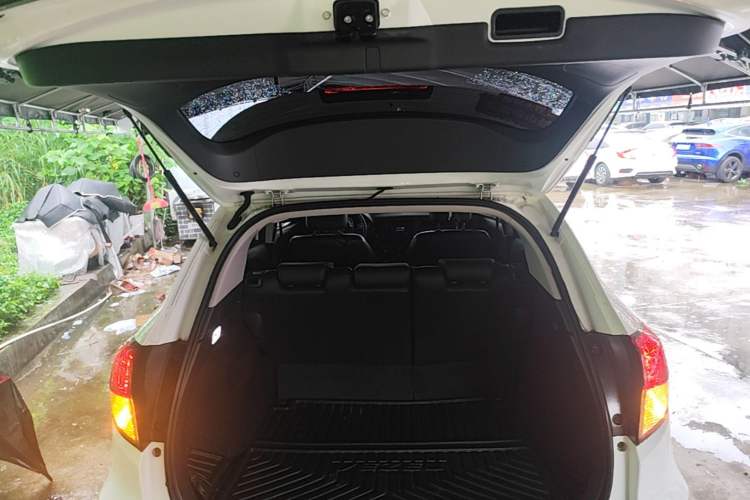 Used Honda Vezel 2020 1.5L CVT Pioneer Edition Trunk