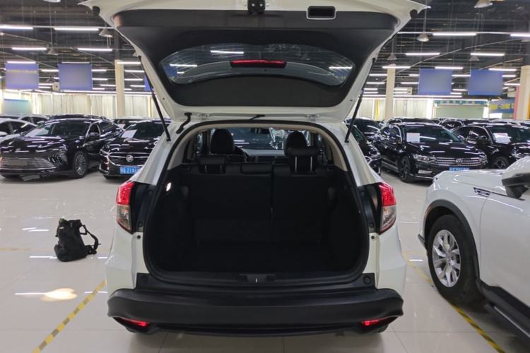 Used Honda Vezel 2020 1.5L CVT Pioneer Edition Trunk