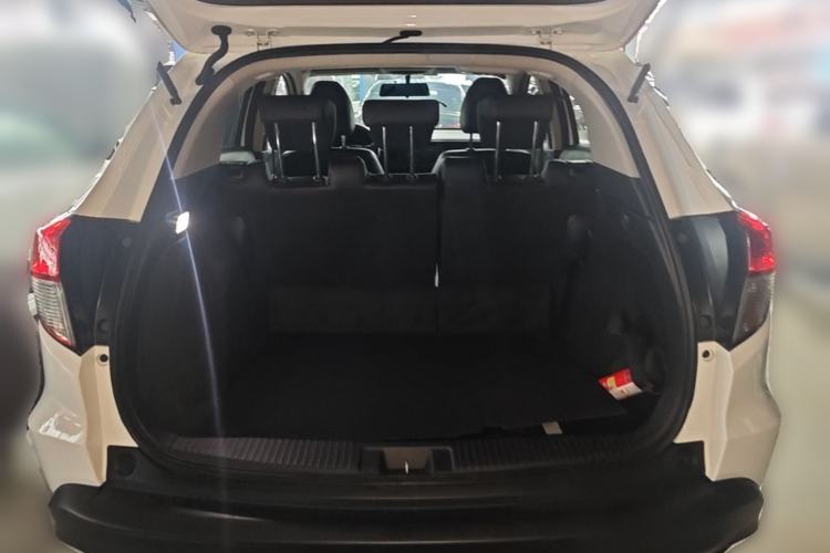 Used Honda Vezel 2020 1.5L CVT Pioneer Edition Trunk