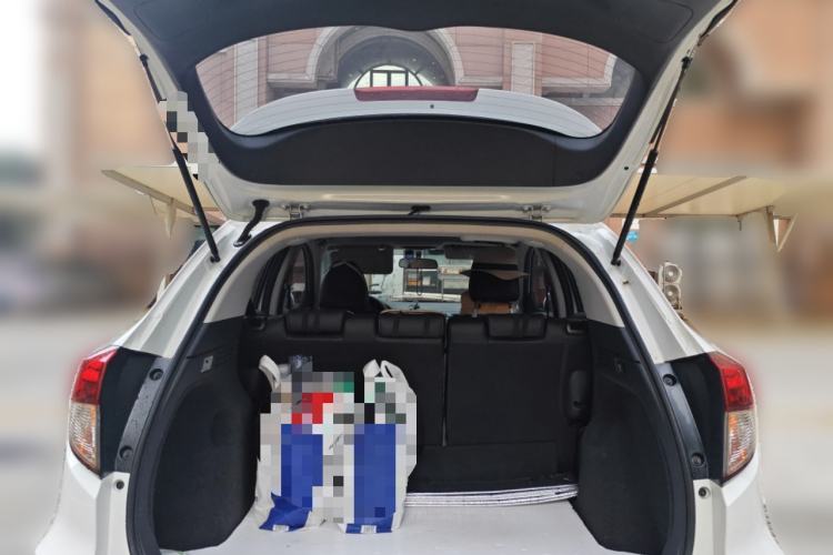 Used Honda Vezel 2020 1.5L CVT Luxury Edition Trunk