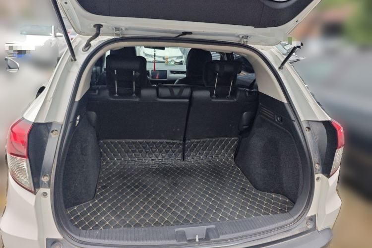 Used Honda Vezel 2020 1.5L CVT Luxury Edition Trunk