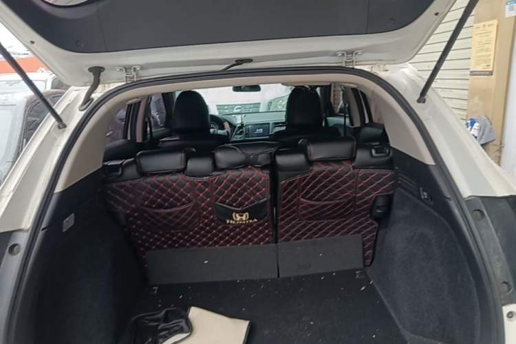 Used Honda Vezel 2020 1.5L CVT Pioneer Edition Trunk